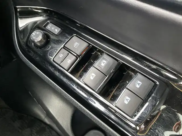 トヨタ ノア Si ダブルバイビーⅡ 千葉県 2020(令2)年 2.9万km ブラック 純正9インチナビ/(フルセグTV/BT/CD/DVD/FM/AM)/純正12インチフリップダウンモニター/モデリスタエアロ/バックカメラ/衝突被害軽減システム/車線逸脱警報/クルーズコントロール/ハーフレザーシート/両側パワースライドドア/横滑り防止装置/ビルトインETC/前後ドライブレコーダー/アイドリングストップ/LEDヘッドライト/フォグランプ/オートライト/ウィンカーミラー/電動格納ミラー/純正16インチAW/シートリフター/プッシュスタート/スマートキー/フロアマット/スペアキー/取扱説明書/保証書