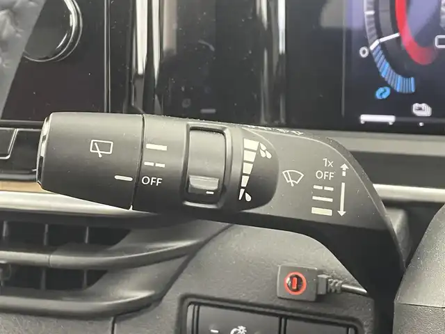日産 オーラ G レザーエディション 大分県 2022(令4)年 1.2万km ミッドナイトブラック/サンライズカッパー 純正ナビ/（フルセグ/applecarplay/AM/FM)/BOSEサウンド/全周囲カメラ　/ＥＴＣ　/前後クリアランスソナー　/インテリジェントエマージェンシーブレーキ/・踏み間違い防止　/・車線逸脱防止支援システム　/・車線逸脱警報/・ふらつき警報　/・標識認識機能/・後側方衝突防止支援システム/・後側方車両検知警報/・後退車両検知警報/・オートマチックハイビーム/・ブラインドスポットモニター/デジタルインナーミラー/前方ドライブレコーダー/レザーシート/ステアリングヒーター/前席シートヒーター/電動パーキングブレーキ/オートブレーキホールド/オートライト/ステアリングスイッチ/LEDヘッドライト/フォグライト/プッシュスタート/純正アルミホイール/保証書・取扱説明書/スペアキー