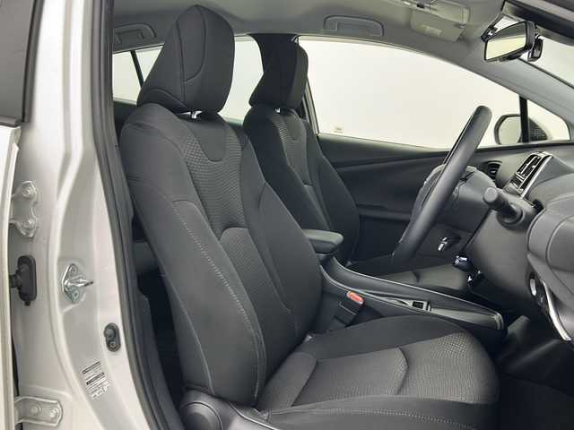 トヨタ プリウス SセーフティプラスⅡ 宮城県 2021(令3)年 4.4万km プラチナホワイトパールマイカ モデリスタエアロ（F.S.R）/トヨタセーフティーセンス/・レーダークルーズコントロール/・オートマチックハイビーム/・レーントレーシングアシスト/・プリクラッシュセーフティーシステム/ブラインドスポットモニター/全周囲カメラ/純正７インチナビ/（BT.AM.FM.DVD.CD.SD）/フルセグTV/AC100Vコンセント/ビルトインETC2.0/ドライブレコーダー（F.R）/電動パーキングブレーキ/プッシュスタート/スマートキー/ステアリングスイッチ/革巻きステアリング/LEDヘッドライト/LEDフォグランプ/純正15インチAW/トノカバー/ドアバイザー