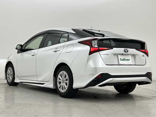 トヨタ プリウス SセーフティプラスⅡ 宮城県 2021(令3)年 4.4万km プラチナホワイトパールマイカ モデリスタエアロ（F.S.R）/トヨタセーフティーセンス/・レーダークルーズコントロール/・オートマチックハイビーム/・レーントレーシングアシスト/・プリクラッシュセーフティーシステム/ブラインドスポットモニター/全周囲カメラ/純正７インチナビ/（BT.AM.FM.DVD.CD.SD）/フルセグTV/AC100Vコンセント/ビルトインETC2.0/ドライブレコーダー（F.R）/電動パーキングブレーキ/プッシュスタート/スマートキー/ステアリングスイッチ/革巻きステアリング/LEDヘッドライト/LEDフォグランプ/純正15インチAW/トノカバー/ドアバイザー