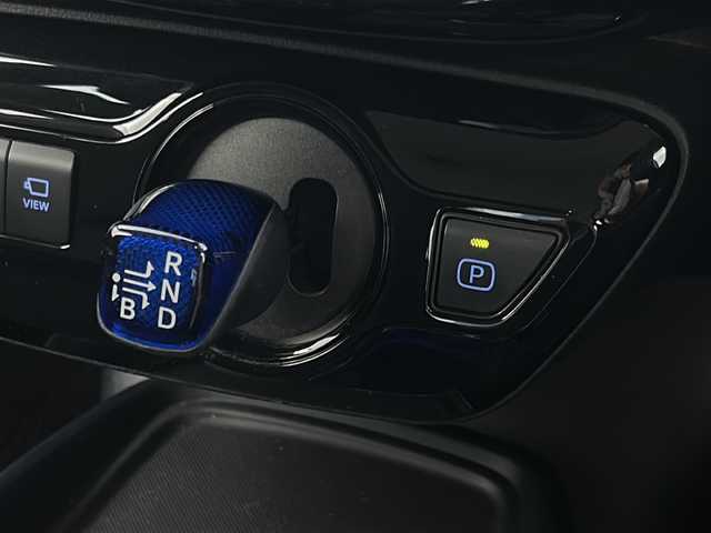 トヨタ プリウス SセーフティプラスⅡ 宮城県 2021(令3)年 4.4万km プラチナホワイトパールマイカ モデリスタエアロ（F.S.R）/トヨタセーフティーセンス/・レーダークルーズコントロール/・オートマチックハイビーム/・レーントレーシングアシスト/・プリクラッシュセーフティーシステム/ブラインドスポットモニター/全周囲カメラ/純正７インチナビ/（BT.AM.FM.DVD.CD.SD）/フルセグTV/AC100Vコンセント/ビルトインETC2.0/ドライブレコーダー（F.R）/電動パーキングブレーキ/プッシュスタート/スマートキー/ステアリングスイッチ/革巻きステアリング/LEDヘッドライト/LEDフォグランプ/純正15インチAW/トノカバー/ドアバイザー