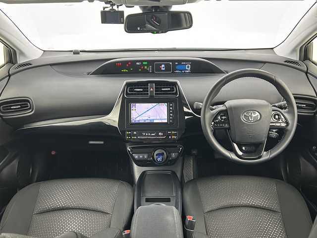 トヨタ プリウス SセーフティプラスⅡ 宮城県 2021(令3)年 4.4万km プラチナホワイトパールマイカ モデリスタエアロ（F.S.R）/トヨタセーフティーセンス/・レーダークルーズコントロール/・オートマチックハイビーム/・レーントレーシングアシスト/・プリクラッシュセーフティーシステム/ブラインドスポットモニター/全周囲カメラ/純正７インチナビ/（BT.AM.FM.DVD.CD.SD）/フルセグTV/AC100Vコンセント/ビルトインETC2.0/ドライブレコーダー（F.R）/電動パーキングブレーキ/プッシュスタート/スマートキー/ステアリングスイッチ/革巻きステアリング/LEDヘッドライト/LEDフォグランプ/純正15インチAW/トノカバー/ドアバイザー