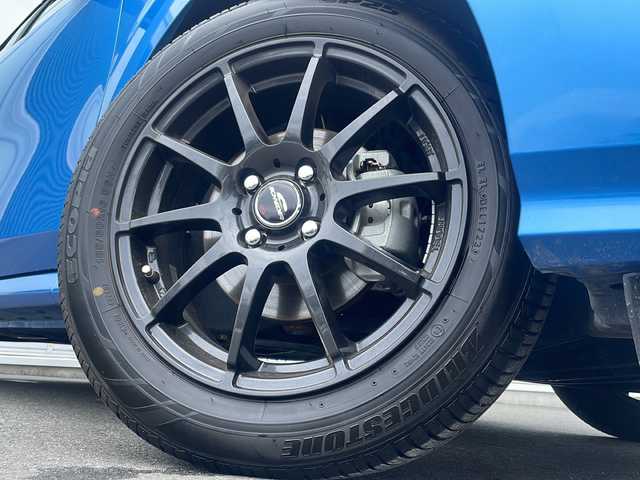 日産 ノート X FOUR 神奈川県 2023(令5)年 0.3万km ビビットブルー / スーパーブラック 2トーン 純正SDナビ　(MM222D-L)/BT/HDMI/USB/AUX/スペアキー１本　/４ＷＤ　/ステアリングヒーター　/シートヒーター　/パーキングアシスト/ＥＴＣ　/クリアランスソナー　/トレースコントロール　/ABS　/横滑り防止装置　/レーンキープアシスト　/衝突被害軽減システム/純正フロアマット/オートマチックハイビーム/オートライト