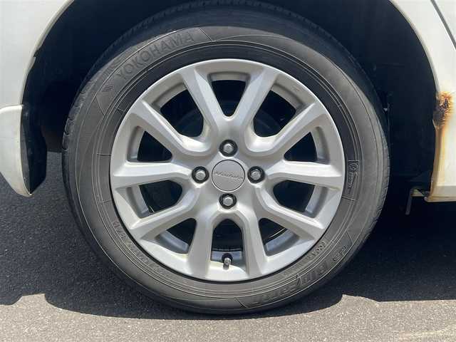 ホンダ フィット 13G Fパッケージ 秋田県 2015(平27)年 13.1万km プレミアムホワイトパール ４WD/純正ナビ/ワンセグ/バックカメラ/社外アルミ/スマートキー/アイドリングストップ/プッシュスタート/ステアリングスイッチ/ETC/純正フロアマット/純正ドアバイザー/オートエアコン/パワーステアリング/パワーウィンドウ/レベライザー/横滑り防止/電動格納ウィンカーミラー/保証書/取扱説明書/記録簿