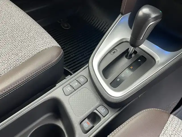 トヨタ ヤリスクロス ハイブリッド Z 愛知県 2021(令3)年 6.7万km ブラックマイカ/ホワイトパールクリスタルシャイン 2トーン モデリスタエアロパーツ/　　・フロントグリルガーニッシュ/　　・フロントスポイラー/　　・サイドスカート/　　・リヤスカート/　　・カラードフェンダー/　　・ルーフスポイラー/　　・LEDライセンスランプ/アルパイン製デジタルインナーミラー/純正ドライブレコーダー/ビルトインETC2.0/ステアリングリモコン/ステアリングヒーター/純正8インチコネクテッドナビ付ディスプレイオーディオ/テレビキット付/ハーフレザーシート/パワーシート/シートヒーター（前席）/トヨタセーフティセンス/　　・プリクラッシュセーフティ/　　・レーダークルーズコントロール/　　・レーンディバーチャーアラート/　　・ロードサインアシスト/BSM/スマートキー