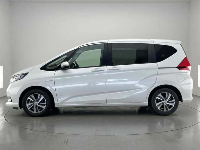 ホンダ フリード ハイブリット G ホンダセンシング 愛知県 2020(令2)年 4.2万km プラチナホワイトパール 純正ナビ　フルセグＴＶ　Ｂｌｕｅｔｏｏｔｈ　バックカメラ　両側電動スライドドア　ホンダセンシング　ＬＥＤヘッドライト　シートヒーター　衝突軽減　黒ハーフレザー　レーンキープ　プッシュスタート　禁煙車