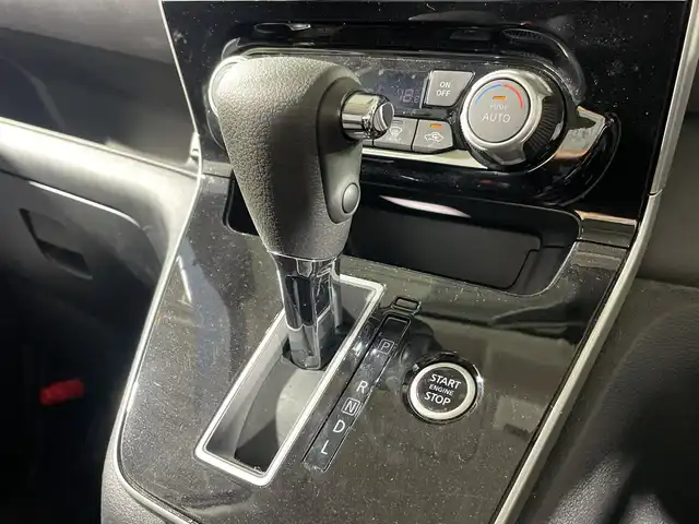 日産 セレナ ハイウェイスター 福岡県 2020(令2)年 5.8万km ダイヤモンドブラック 純正メモリナビ/・CD/DVD/BT/フルセグTV/・全方位モニター/フリップダウンモニター/エマージェンシーブレーキ/ブラインドスポットモニター/コーナーセンサー/両側パワースライドドア/前方ドライブレコーダー/LEDヘッドライト/・オートライト/ETC/リアサンシェード/純正フロアマット/ドアバイザー