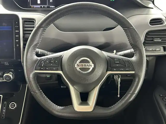 日産 セレナ ハイウェイスター V 佐賀県 2020(令2)年 5.8万km ダイヤモンドブラック 純正10インチナビ/CD/DVD/Bluetooth/フルセグTV/全方位モニター/フリップダウンモニター/エマージェンシーブレーキ/ブラインドスポットモニター/コーナーセンサー/両側パワースライドドア/前方ドライブレコーダー/LEDヘッドライト/オートライト/ETC/リアサンシェード/純正フロアマット/ドアバイザー