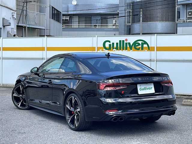 アウディ Ｓ５ 愛知県 2018(平30)年 9.2万km ミトスブラックメタリック /正規ディーラー車//禁煙車//バーチャルコックピット//後期型グリル//メーカーメモリナビ//フルセグTV/BT/AM/FM/CD/DVD/SD/USB/AUX//バックカメラ//ビルトインETC2.0//ドライブレコーダー//前席パワーシート//運転席シートメモリー//前席シートヒーター//前席マッサージ機能付き//赤革シート//カーボンインテリア//ESC//純正20インチAW//ACC//パーキングエイド//パークアシスト//エフィシェントアシスト//サイドアシスト//アウディプレセンス//アクティブレーンアシスト//電格オートリトラクタブルミラー//LEDオートライト//F・Rフォグ//オートハイビーム//革巻きステアリング//パドルシフト//ステアリングスイッチ//12V・USB電源//スマートキー//保証書/取説/記録簿R1-R3　R5-R6//スペアキー有//純正19インチAW有//純正グリル有