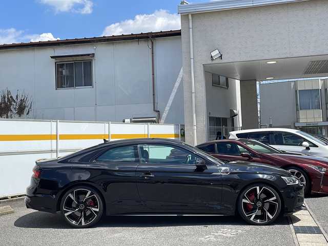 アウディ Ｓ５ 愛知県 2018(平30)年 9.2万km ミトスブラックメタリック /正規ディーラー車//禁煙車//バーチャルコックピット//後期型グリル//メーカーメモリナビ//フルセグTV/BT/AM/FM/CD/DVD/SD/USB/AUX//バックカメラ//ビルトインETC2.0//ドライブレコーダー//前席パワーシート//運転席シートメモリー//前席シートヒーター//前席マッサージ機能付き//赤革シート//カーボンインテリア//ESC//純正20インチAW//ACC//パーキングエイド//パークアシスト//エフィシェントアシスト//サイドアシスト//アウディプレセンス//アクティブレーンアシスト//電格オートリトラクタブルミラー//LEDオートライト//F・Rフォグ//オートハイビーム//革巻きステアリング//パドルシフト//ステアリングスイッチ//12V・USB電源//スマートキー//保証書/取説/記録簿R1-R3　R5-R6//スペアキー有//純正19インチAW有//純正グリル有
