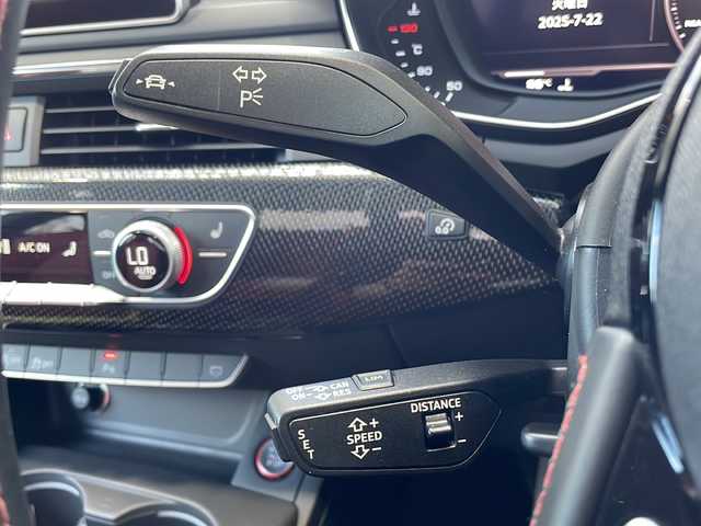 アウディ Ｓ５ 愛知県 2018(平30)年 9.2万km ミトスブラックメタリック /正規ディーラー車//禁煙車//バーチャルコックピット//後期型グリル//メーカーメモリナビ//フルセグTV/BT/AM/FM/CD/DVD/SD/USB/AUX//バックカメラ//ビルトインETC2.0//ドライブレコーダー//前席パワーシート//運転席シートメモリー//前席シートヒーター//前席マッサージ機能付き//赤革シート//カーボンインテリア//ESC//純正20インチAW//ACC//パーキングエイド//パークアシスト//エフィシェントアシスト//サイドアシスト//アウディプレセンス//アクティブレーンアシスト//電格オートリトラクタブルミラー//LEDオートライト//F・Rフォグ//オートハイビーム//革巻きステアリング//パドルシフト//ステアリングスイッチ//12V・USB電源//スマートキー//保証書/取説/記録簿R1-R3　R5-R6//スペアキー有//純正19インチAW有//純正グリル有