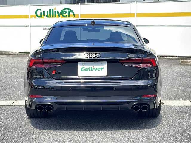 アウディ Ｓ５ 愛知県 2018(平30)年 9.2万km ミトスブラックメタリック /正規ディーラー車//禁煙車//バーチャルコックピット//後期型グリル//メーカーメモリナビ//フルセグTV/BT/AM/FM/CD/DVD/SD/USB/AUX//バックカメラ//ビルトインETC2.0//ドライブレコーダー//前席パワーシート//運転席シートメモリー//前席シートヒーター//前席マッサージ機能付き//赤革シート//カーボンインテリア//ESC//純正20インチAW//ACC//パーキングエイド//パークアシスト//エフィシェントアシスト//サイドアシスト//アウディプレセンス//アクティブレーンアシスト//電格オートリトラクタブルミラー//LEDオートライト//F・Rフォグ//オートハイビーム//革巻きステアリング//パドルシフト//ステアリングスイッチ//12V・USB電源//スマートキー//保証書/取説/記録簿R1-R3　R5-R6//スペアキー有//純正19インチAW有//純正グリル有
