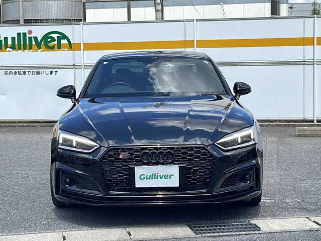 アウディ Ｓ５ 愛知県 2018(平30)年 9.2万km ミトスブラックメタリック /正規ディーラー車//禁煙車//バーチャルコックピット//後期型グリル//メーカーメモリナビ//フルセグTV/BT/AM/FM/CD/DVD/SD/USB/AUX//バックカメラ//ビルトインETC2.0//ドライブレコーダー//前席パワーシート//運転席シートメモリー//前席シートヒーター//前席マッサージ機能付き//赤革シート//カーボンインテリア//ESC//純正20インチAW//ACC//パーキングエイド//パークアシスト//エフィシェントアシスト//サイドアシスト//アウディプレセンス//アクティブレーンアシスト//電格オートリトラクタブルミラー//LEDオートライト//F・Rフォグ//オートハイビーム//革巻きステアリング//パドルシフト//ステアリングスイッチ//12V・USB電源//スマートキー//保証書/取説/記録簿R1-R3　R5-R6//スペアキー有//純正19インチAW有//純正グリル有