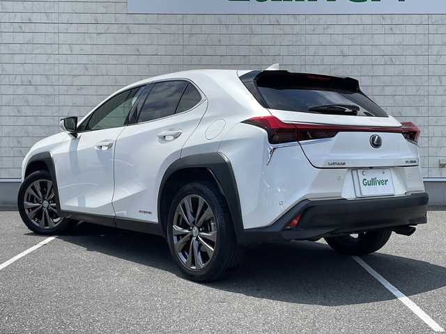 レクサス ＵＸ 250h バージョンC 栃木県 2019(平31)年 8.2万km ソニッククォーツ 純正メモリナビ/Bluetooth CD DVD/TV フルセグ/アラウンドビューモニター/ETC2.0/ドライブレコーダー/レザーシート/パワーシート/シートヒーター/ステアリングヒーター/追従式クルーズコントロール/クリアランスソナー/レーンキープアシスト/衝突被害軽減システム/オートライト/LEDヘッドライト/保証書/取扱説明書/記録簿
