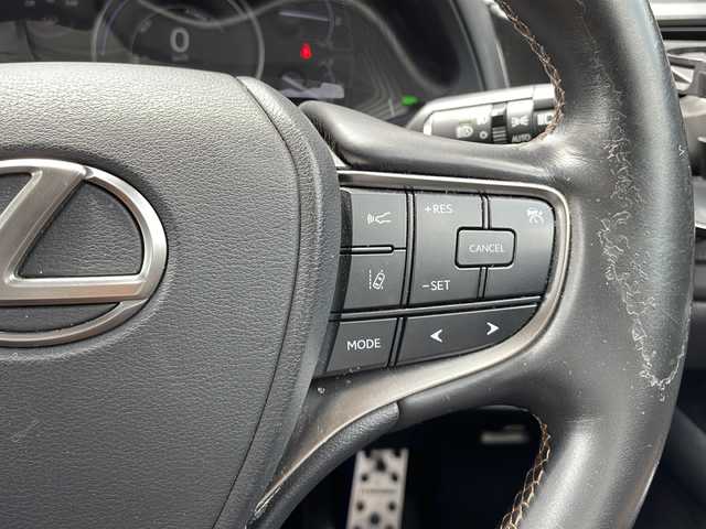 レクサス ＵＸ 250h バージョンC 栃木県 2019(平31)年 8.2万km ソニッククォーツ 純正メモリナビ/Bluetooth CD DVD/TV フルセグ/アラウンドビューモニター/ETC2.0/ドライブレコーダー/レザーシート/パワーシート/シートヒーター/ステアリングヒーター/追従式クルーズコントロール/クリアランスソナー/レーンキープアシスト/衝突被害軽減システム/オートライト/LEDヘッドライト/保証書/取扱説明書/記録簿