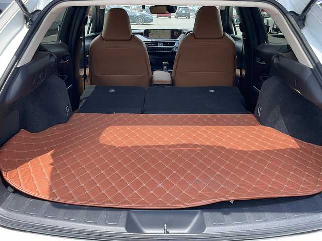 レクサス ＵＸ 250h バージョンC 栃木県 2019(平31)年 8.2万km ソニッククォーツ 純正メモリナビ/Bluetooth CD DVD/TV フルセグ/アラウンドビューモニター/ETC2.0/ドライブレコーダー/レザーシート/パワーシート/シートヒーター/ステアリングヒーター/追従式クルーズコントロール/クリアランスソナー/レーンキープアシスト/衝突被害軽減システム/オートライト/LEDヘッドライト/保証書/取扱説明書/記録簿