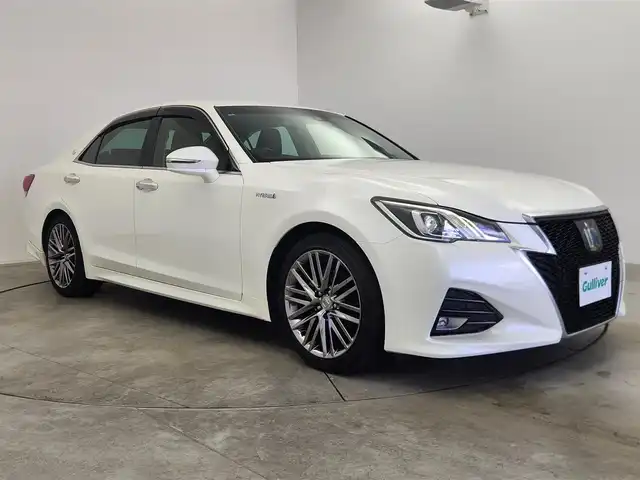 トヨタ クラウン ハイブリッド アスリートS J－フロンティア 愛知県 2017(平29)年 6.1万km ホワイトパールクリスタルシャイン 純正ナビ/（CD/DVD/BD/BT/フルセグ）/トヨタセーフティセンス/ドラレコ/バックカメラ/ETC/追従クルーズコントロール/運転席助手席パワーシート/運転席助手席シートヒーター/ステアリングヒーター/スイング付きAAC/木目調コンソール/ドアバイザー/ステアリングスイッチ