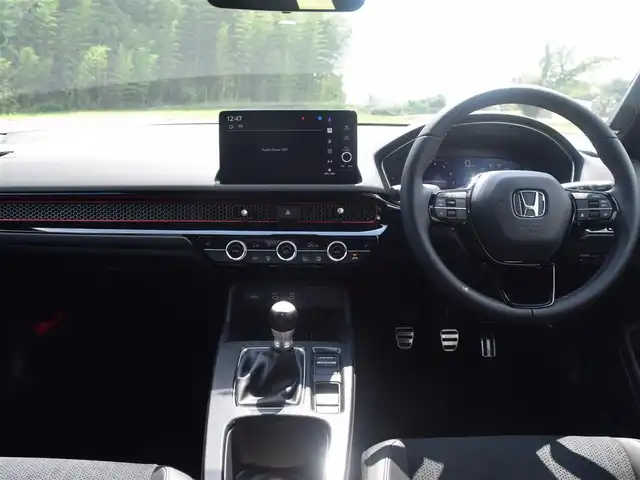 ホンダ シビック RS 兵庫県 2024(令6)年 0.1万km 黒 純正9型ナビ/バックモニター/ETC2.0/BOSEサウンドスピーカー/パワーシート/シートヒーター/ハーフレザーシート/置くだけ充電/純正アルミホイール/LEDヘッドライト/オートライト
