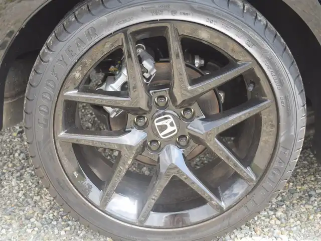 ホンダ シビック RS 兵庫県 2024(令6)年 0.1万km 黒 純正9型ナビ/バックモニター/ETC2.0/BOSEサウンドスピーカー/パワーシート/シートヒーター/ハーフレザーシート/置くだけ充電/純正アルミホイール/LEDヘッドライト/オートライト
