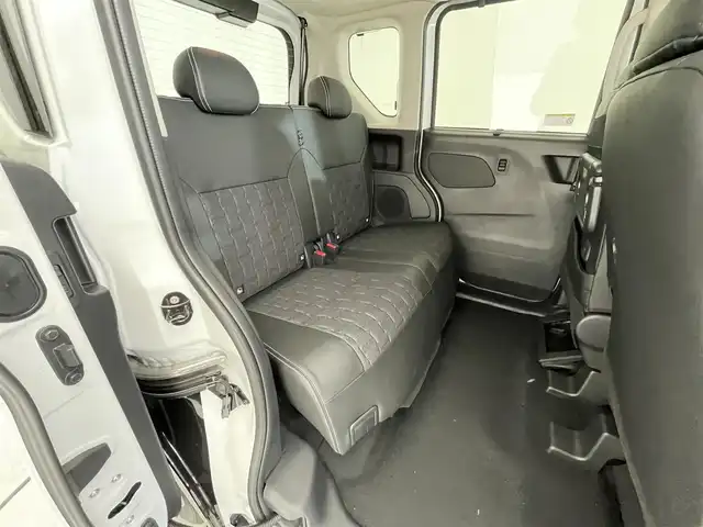 三菱 デリカミニ T プレミアム 滋賀県 2025(令7)年 0.1千km パールⅡ 未使用車/純正9インチディスプレイオーディオ/Bluetooth/AppleCarPlay/AndoroidAuto/全方位カメラ/両側電動スライド/ハーフレザー/4WD/クリアランスソナー/LEDヘッドライト/オートライト/オートハイビーム/レーンキープ/衝突軽減/シートヒーター（D/N）/ステアリングヒーター/ヒルディセントコントロール/電動パーキングブレーキ/オートブレーキホールド/DiM/パドルシフト/MI-PILOT/プッシュスタート/スマートキー/ステアリングリモコン