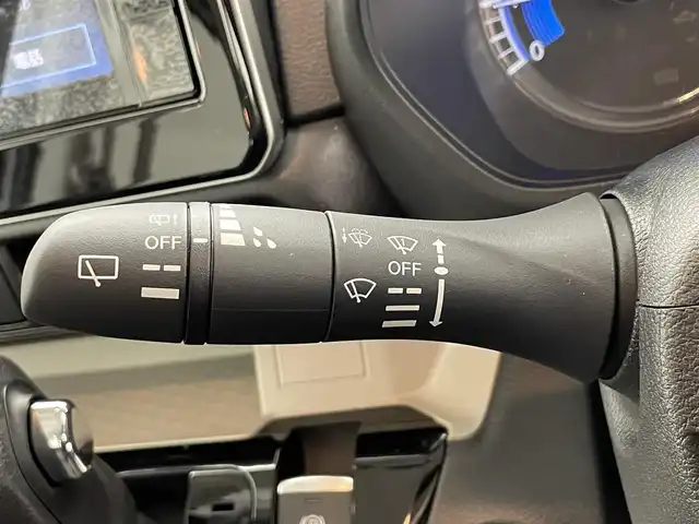 三菱 デリカミニ T プレミアム 滋賀県 2025(令7)年 0.1千km パールⅡ 未使用車/純正9インチディスプレイオーディオ/Bluetooth/AppleCarPlay/AndoroidAuto/全方位カメラ/両側電動スライド/ハーフレザー/4WD/クリアランスソナー/LEDヘッドライト/オートライト/オートハイビーム/レーンキープ/衝突軽減/シートヒーター（D/N）/ステアリングヒーター/ヒルディセントコントロール/電動パーキングブレーキ/オートブレーキホールド/DiM/パドルシフト/MI-PILOT/プッシュスタート/スマートキー/ステアリングリモコン