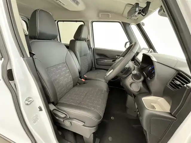 三菱 デリカミニ T プレミアム 滋賀県 2025(令7)年 0.1千km パールⅡ 未使用車/純正9インチディスプレイオーディオ/Bluetooth/AppleCarPlay/AndoroidAuto/全方位カメラ/両側電動スライド/ハーフレザー/4WD/クリアランスソナー/LEDヘッドライト/オートライト/オートハイビーム/レーンキープ/衝突軽減/シートヒーター（D/N）/ステアリングヒーター/ヒルディセントコントロール/電動パーキングブレーキ/オートブレーキホールド/DiM/パドルシフト/MI-PILOT/プッシュスタート/スマートキー/ステアリングリモコン