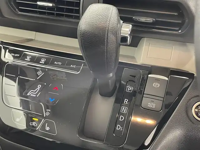 三菱 デリカミニ T プレミアム 滋賀県 2025(令7)年 0.1千km パールⅡ 未使用車/純正9インチディスプレイオーディオ/Bluetooth/AppleCarPlay/AndoroidAuto/全方位カメラ/両側電動スライド/ハーフレザー/4WD/クリアランスソナー/LEDヘッドライト/オートライト/オートハイビーム/レーンキープ/衝突軽減/シートヒーター（D/N）/ステアリングヒーター/ヒルディセントコントロール/電動パーキングブレーキ/オートブレーキホールド/DiM/パドルシフト/MI-PILOT/プッシュスタート/スマートキー/ステアリングリモコン