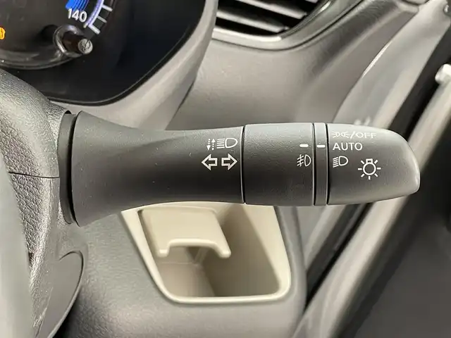 三菱 デリカミニ T プレミアム 滋賀県 2025(令7)年 0.1千km パールⅡ 未使用車/純正9インチディスプレイオーディオ/Bluetooth/AppleCarPlay/AndoroidAuto/全方位カメラ/両側電動スライド/ハーフレザー/4WD/クリアランスソナー/LEDヘッドライト/オートライト/オートハイビーム/レーンキープ/衝突軽減/シートヒーター（D/N）/ステアリングヒーター/ヒルディセントコントロール/電動パーキングブレーキ/オートブレーキホールド/DiM/パドルシフト/MI-PILOT/プッシュスタート/スマートキー/ステアリングリモコン