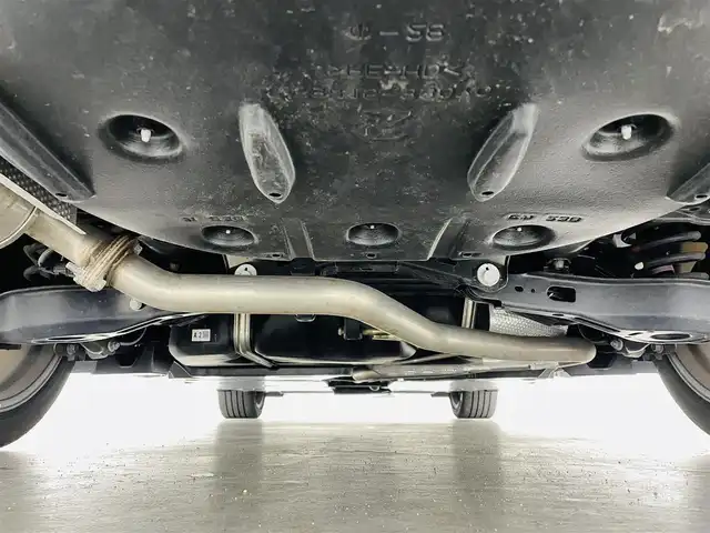 トヨタ カムリ G レザーパッケージ 福島県 2022(令4)年 1.9万km プラチナホワイトパールマイカ トヨタセーフティセンス/・アダプティブクルーズコントロール/・レーントレーシングアシスト/・レーンディパーチャーアラート/・オートマチックハイビーム/・衝突被害軽減ブレーキ/純正ディスプレイオーディオ/・ナビ/フルセグTV/BT/USB/Miracast/FM/AM/・バックカメラ/・アラウンドビューモニター/・ビルトインETC/・社外ドライブレコーダー（前後）/レザーシート/・D+N席シートヒーター/・D+N席パワーシート/革巻きステアリング/・ステアリングスイッチ/電動リアゲート/電子パーキング/・オートブレーキホールド/プッシュスタート/・スマートキー/・スペアキー1本/純正エンジンスターター(動作確認済)/電動格納ミラー/・オートミラー/・ウィンカーミラー/積込みスタッドレスタイヤ（215/55R17）/・社外AW(ECO FORME)/純正フロアマット/純正ドアバイザー