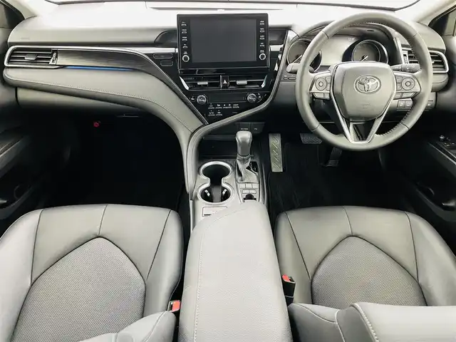 トヨタ カムリ G レザーパッケージ 福島県 2022(令4)年 1.9万km プラチナホワイトパールマイカ トヨタセーフティセンス/・アダプティブクルーズコントロール/・レーントレーシングアシスト/・レーンディパーチャーアラート/・オートマチックハイビーム/・衝突被害軽減ブレーキ/純正ディスプレイオーディオ/・ナビ/フルセグTV/BT/USB/Miracast/FM/AM/・バックカメラ/・アラウンドビューモニター/・ビルトインETC/・社外ドライブレコーダー（前後）/レザーシート/・D+N席シートヒーター/・D+N席パワーシート/革巻きステアリング/・ステアリングスイッチ/電動リアゲート/電子パーキング/・オートブレーキホールド/プッシュスタート/・スマートキー/・スペアキー1本/純正エンジンスターター(動作確認済)/電動格納ミラー/・オートミラー/・ウィンカーミラー/積込みスタッドレスタイヤ（215/55R17）/・社外AW(ECO FORME)/純正フロアマット/純正ドアバイザー