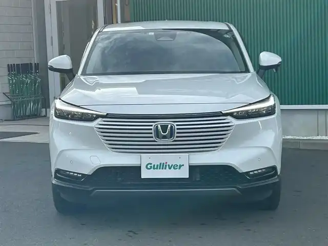 ホンダ ヴェゼル ハイブリッド e:HEV X 宮城県 2023(令5)年 3.7万km プラチナホワイトパール ワンオーナー/ホンダセンシング/・衝突軽減ブレーキ/・誤発進抑制機能/・後方誤発進抑制機能/・近距離衝突軽減ブレーキ/・歩行者事故低減ステアリング/・路外逸脱抑制機能/・渋滞追従機能付アダプティブクルーズコントロール/・車線維持支援システム/・先行車発進お知らせ機能/・標識認識機能/・オートハイビーム/・パーキングセンサーシステム/ブラインドスポットインフォメーション/社外9インチナビ/(フルセグTV/CD/DVD/SD/USB/BT)/車線逸脱踏み間違い衝突軽減システム/ドライブレコーダー/ETC/オートエアコン/ダウンヒルアシスト/パドルシフト/ステアリングスイッチ/ドライブセレクト/アイドリングストップ/オートライト/ふらつき防止/レベライザー/プッシュスタート＆スマートキー/ウインカー付き電動格納ミラー/ドアバイザー/スペアキー/LEDヘッドライト/フォグランプ/純正フロアマット/純正16インチAW