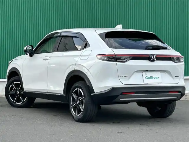 ホンダ ヴェゼル ハイブリッド e:HEV X 宮城県 2023(令5)年 3.7万km プラチナホワイトパール ワンオーナー/ホンダセンシング/・衝突軽減ブレーキ/・誤発進抑制機能/・後方誤発進抑制機能/・近距離衝突軽減ブレーキ/・歩行者事故低減ステアリング/・路外逸脱抑制機能/・渋滞追従機能付アダプティブクルーズコントロール/・車線維持支援システム/・先行車発進お知らせ機能/・標識認識機能/・オートハイビーム/・パーキングセンサーシステム/ブラインドスポットインフォメーション/社外9インチナビ/(フルセグTV/CD/DVD/SD/USB/BT)/車線逸脱踏み間違い衝突軽減システム/ドライブレコーダー/ETC/オートエアコン/ダウンヒルアシスト/パドルシフト/ステアリングスイッチ/ドライブセレクト/アイドリングストップ/オートライト/ふらつき防止/レベライザー/プッシュスタート＆スマートキー/ウインカー付き電動格納ミラー/ドアバイザー/スペアキー/LEDヘッドライト/フォグランプ/純正フロアマット/純正16インチAW