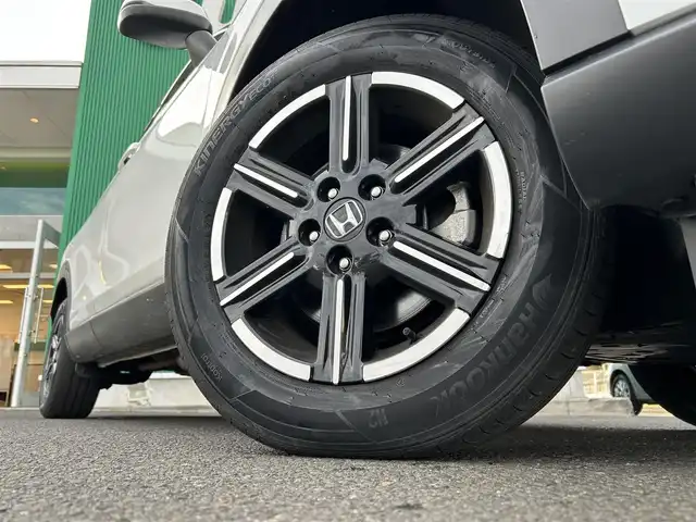 ホンダ ヴェゼル ハイブリッド e:HEV X 宮城県 2023(令5)年 3.7万km プラチナホワイトパール ワンオーナー/ホンダセンシング/・衝突軽減ブレーキ/・誤発進抑制機能/・後方誤発進抑制機能/・近距離衝突軽減ブレーキ/・歩行者事故低減ステアリング/・路外逸脱抑制機能/・渋滞追従機能付アダプティブクルーズコントロール/・車線維持支援システム/・先行車発進お知らせ機能/・標識認識機能/・オートハイビーム/・パーキングセンサーシステム/ブラインドスポットインフォメーション/社外9インチナビ/(フルセグTV/CD/DVD/SD/USB/BT)/車線逸脱踏み間違い衝突軽減システム/ドライブレコーダー/ETC/オートエアコン/ダウンヒルアシスト/パドルシフト/ステアリングスイッチ/ドライブセレクト/アイドリングストップ/オートライト/ふらつき防止/レベライザー/プッシュスタート＆スマートキー/ウインカー付き電動格納ミラー/ドアバイザー/スペアキー/LEDヘッドライト/フォグランプ/純正フロアマット/純正16インチAW