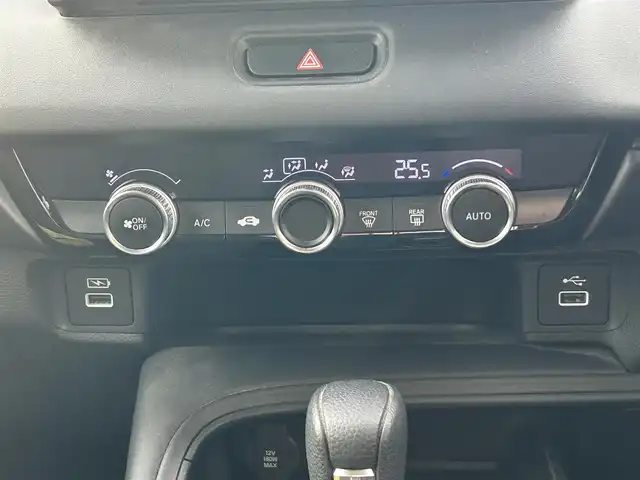 ホンダ ヴェゼル ハイブリッド e:HEV X 宮城県 2023(令5)年 3.7万km プラチナホワイトパール ワンオーナー/ホンダセンシング/・衝突軽減ブレーキ/・誤発進抑制機能/・後方誤発進抑制機能/・近距離衝突軽減ブレーキ/・歩行者事故低減ステアリング/・路外逸脱抑制機能/・渋滞追従機能付アダプティブクルーズコントロール/・車線維持支援システム/・先行車発進お知らせ機能/・標識認識機能/・オートハイビーム/・パーキングセンサーシステム/ブラインドスポットインフォメーション/社外9インチナビ/(フルセグTV/CD/DVD/SD/USB/BT)/車線逸脱踏み間違い衝突軽減システム/ドライブレコーダー/ETC/オートエアコン/ダウンヒルアシスト/パドルシフト/ステアリングスイッチ/ドライブセレクト/アイドリングストップ/オートライト/ふらつき防止/レベライザー/プッシュスタート＆スマートキー/ウインカー付き電動格納ミラー/ドアバイザー/スペアキー/LEDヘッドライト/フォグランプ/純正フロアマット/純正16インチAW