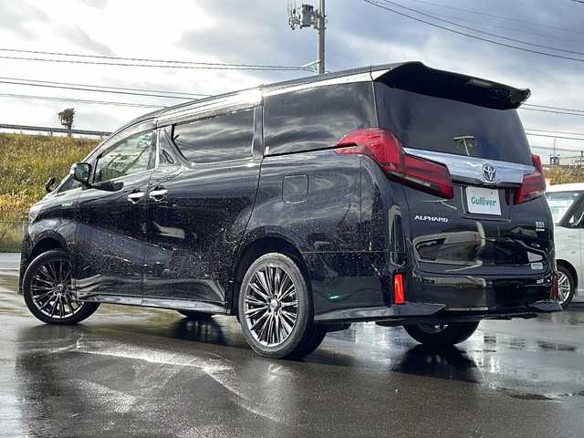トヨタ アルファードハイブリット SR 青森県 2019(令1)年 7.3万km ブラック ・4WD/・本革シート(黒)/・純正ナビ/・12.1フリップダウンモニター/・フルセグTV/・Bluetooth/・USB端子/・バックカメラ/・両側パワースライドドア/・パワーバックドア/・前後ドライブレコーダー/・衝突軽減ブレーキ/・レーダークルーズコントロール/・レーンキープアシスト/・オートマチックハイビーム/・シートヒーター/・スマートキー/・LEDヘッドライト/・LEDフォグ/・19インチAW(VERSUS)/・保証書・取説あり
