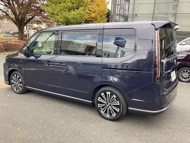 ホンダ ステップワゴン スパーダ eHEV プレミアムライン 神奈川県 2022(令4)年 1.1万km トワイライトミストブラックパール ワンオーナー/純正11.4型メモリーナビゲーション/Bluetooth　フルセグ　SD　CD　DVD　AppleCarPlay USB/フリップダウンモニタ/ドライブレコーダー/両側電動スライドドア/ホンダセンシング/マルチビューカメラ/ブラインドスポットインフォメーション/衝突軽減ブレーキ/歩行者事故低減ステアリング/渋滞追従機能付アダプティブクルーズコントロール/車線維持支援システム/先行車発進お知らせ機能/オートハイビーム/アダプティブドライビングビーム/誤発進抑制機能/近距離衝突軽減ブレーキ/路外逸脱抑制機能/トラフィックジャムアシスト/標識認識機能/ハーフレザーシート/前席二列目シートヒーター/ETC/パワーバックドア/電動サイドブレーキ/ブレーキオートホールド/2列目オットマン/革巻きステアリング/ステアリングスイッチ/パドルシフト/プッシュスタート/電動格納ミラー/純正フロアマット/ドアバイザー/オートライト/LEDヘッドライト/フォグライト/純正17インチアルミホイル