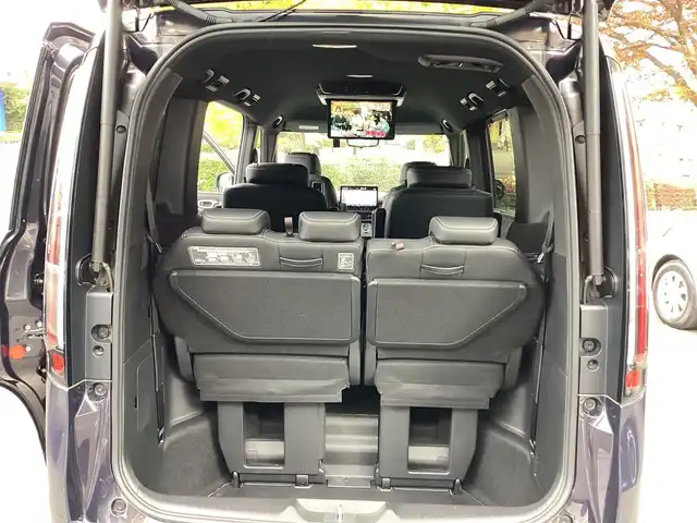 ホンダ ステップワゴン スパーダ eHEV プレミアムライン 神奈川県 2022(令4)年 1.1万km トワイライトミストブラックパール ワンオーナー/純正11.4型メモリーナビゲーション/Bluetooth　フルセグ　SD　CD　DVD　AppleCarPlay USB/フリップダウンモニタ/ドライブレコーダー/両側電動スライドドア/ホンダセンシング/マルチビューカメラ/ブラインドスポットインフォメーション/衝突軽減ブレーキ/歩行者事故低減ステアリング/渋滞追従機能付アダプティブクルーズコントロール/車線維持支援システム/先行車発進お知らせ機能/オートハイビーム/アダプティブドライビングビーム/誤発進抑制機能/近距離衝突軽減ブレーキ/路外逸脱抑制機能/トラフィックジャムアシスト/標識認識機能/ハーフレザーシート/前席二列目シートヒーター/ETC/パワーバックドア/電動サイドブレーキ/ブレーキオートホールド/2列目オットマン/革巻きステアリング/ステアリングスイッチ/パドルシフト/プッシュスタート/電動格納ミラー/純正フロアマット/ドアバイザー/オートライト/LEDヘッドライト/フォグライト/純正17インチアルミホイル