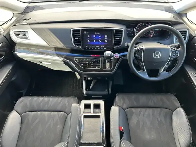 ホンダ オデッセイ アブソルート・EXホンダセンジング 滋賀県 2019(平31)年 6.1万km スーパープラチナメタリック 純正メーカーナビ/（AM/FM/CD/DVD/TVフルセグ//Bluetooth/USB/SD）/衝突軽減ブレーキ/両側パワースライドドア/レーンキープアシスト/レーダークルーズコントロール/コーナーセンサー/横滑り防止/ETC2.0/ステアリングスイッチ/ブラインドスポットモニター/360度カメラ（フロント/サイド/リア）/パーキングサポート/ハンズフリー/ECON/電動格納ミラー/シートヒーターD/N/プッシュスタート/スマートキー/アイドリングストップ/後席オットマン/HDMI/USB/ドライブレコーダー前後/パドルシフト/純正ドアバイザー/純正フロアマット/後席エアコン/オートライト/フロントフォグ