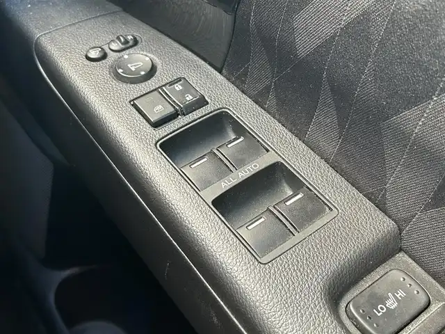 ホンダ オデッセイ アブソルート・EXホンダセンジング 滋賀県 2019(平31)年 6.1万km スーパープラチナメタリック 純正メーカーナビ/（AM/FM/CD/DVD/TVフルセグ//Bluetooth/USB/SD）/衝突軽減ブレーキ/両側パワースライドドア/レーンキープアシスト/レーダークルーズコントロール/コーナーセンサー/横滑り防止/ETC2.0/ステアリングスイッチ/ブラインドスポットモニター/360度カメラ（フロント/サイド/リア）/パーキングサポート/ハンズフリー/ECON/電動格納ミラー/シートヒーターD/N/プッシュスタート/スマートキー/アイドリングストップ/後席オットマン/HDMI/USB/ドライブレコーダー前後/パドルシフト/純正ドアバイザー/純正フロアマット/後席エアコン/オートライト/フロントフォグ