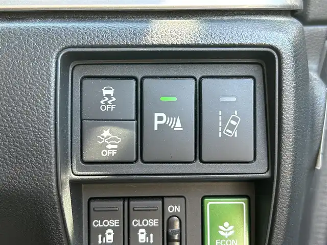 ホンダ オデッセイ アブソルート・EXホンダセンジング 滋賀県 2019(平31)年 6.1万km スーパープラチナメタリック 純正メーカーナビ/（AM/FM/CD/DVD/TVフルセグ//Bluetooth/USB/SD）/衝突軽減ブレーキ/両側パワースライドドア/レーンキープアシスト/レーダークルーズコントロール/コーナーセンサー/横滑り防止/ETC2.0/ステアリングスイッチ/ブラインドスポットモニター/360度カメラ（フロント/サイド/リア）/パーキングサポート/ハンズフリー/ECON/電動格納ミラー/シートヒーターD/N/プッシュスタート/スマートキー/アイドリングストップ/後席オットマン/HDMI/USB/ドライブレコーダー前後/パドルシフト/純正ドアバイザー/純正フロアマット/後席エアコン/オートライト/フロントフォグ