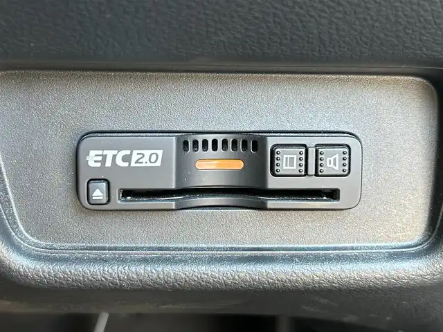 ホンダ オデッセイ アブソルート・EXホンダセンジング 滋賀県 2019(平31)年 6.1万km スーパープラチナメタリック 純正メーカーナビ/（AM/FM/CD/DVD/TVフルセグ//Bluetooth/USB/SD）/衝突軽減ブレーキ/両側パワースライドドア/レーンキープアシスト/レーダークルーズコントロール/コーナーセンサー/横滑り防止/ETC2.0/ステアリングスイッチ/ブラインドスポットモニター/360度カメラ（フロント/サイド/リア）/パーキングサポート/ハンズフリー/ECON/電動格納ミラー/シートヒーターD/N/プッシュスタート/スマートキー/アイドリングストップ/後席オットマン/HDMI/USB/ドライブレコーダー前後/パドルシフト/純正ドアバイザー/純正フロアマット/後席エアコン/オートライト/フロントフォグ