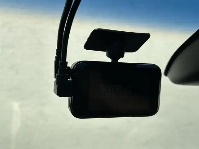 ホンダ オデッセイ アブソルート・EXホンダセンジング 滋賀県 2019(平31)年 6.1万km スーパープラチナメタリック 純正メーカーナビ/（AM/FM/CD/DVD/TVフルセグ//Bluetooth/USB/SD）/衝突軽減ブレーキ/両側パワースライドドア/レーンキープアシスト/レーダークルーズコントロール/コーナーセンサー/横滑り防止/ETC2.0/ステアリングスイッチ/ブラインドスポットモニター/360度カメラ（フロント/サイド/リア）/パーキングサポート/ハンズフリー/ECON/電動格納ミラー/シートヒーターD/N/プッシュスタート/スマートキー/アイドリングストップ/後席オットマン/HDMI/USB/ドライブレコーダー前後/パドルシフト/純正ドアバイザー/純正フロアマット/後席エアコン/オートライト/フロントフォグ