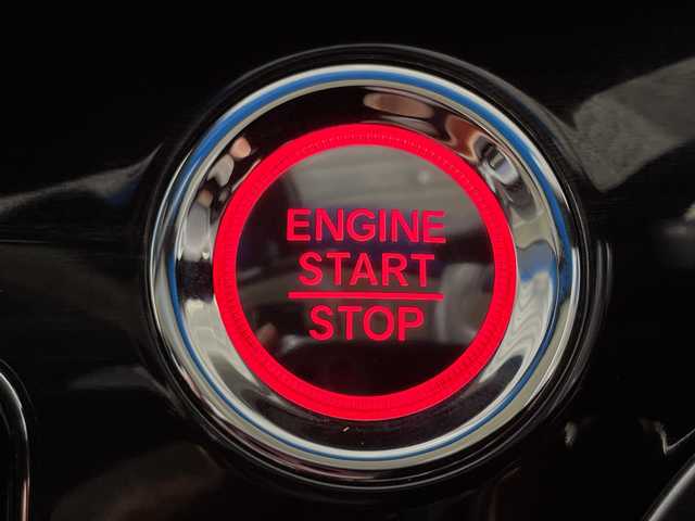 ホンダ オデッセイ アブソルート・EXホンダセンジング 神奈川県 2019(平31)年 6.1万km スーパープラチナメタリック ホンダセンシング/純正9型ナビ【VXM-197VFNi】/・BT/フルセグTV/SD/CD/DVD/HDNI/USB/全方位カメラ/両側電動スライドドア/ECON/コーナーセンサー/アイドリングストップ機能/スマートキー/プッシュスタートボタン/ビルトインETC2.0/前後ドライブレコーダー/ハーフレザーシート/パワーシート(D/N)/シートヒーター(D/N)/革巻きステアリング/ステアリングスイッチ/Autoライト/パドルシフト/オットマン/LEDヘッドライト/フォグランプ/電動格納ミラー/ウィンカーミラー/純正フロアマット/純正17インチアルミホイール/純正ドアバイザー