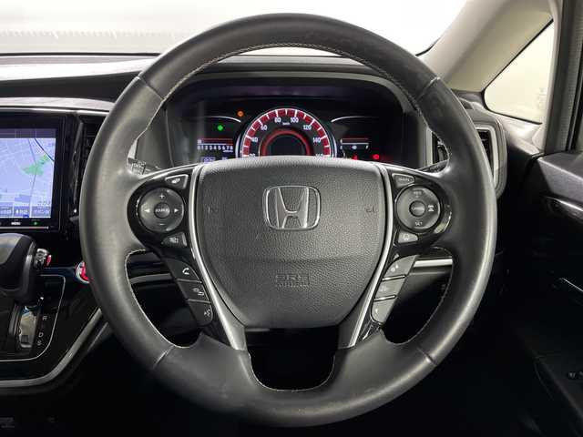 ホンダ オデッセイ アブソルート・EXホンダセンジング 神奈川県 2019(平31)年 6.1万km スーパープラチナメタリック ホンダセンシング/純正9型ナビ【VXM-197VFNi】/・BT/フルセグTV/SD/CD/DVD/HDNI/USB/全方位カメラ/両側電動スライドドア/ECON/コーナーセンサー/アイドリングストップ機能/スマートキー/プッシュスタートボタン/ビルトインETC2.0/前後ドライブレコーダー/ハーフレザーシート/パワーシート(D/N)/シートヒーター(D/N)/革巻きステアリング/ステアリングスイッチ/Autoライト/パドルシフト/オットマン/LEDヘッドライト/フォグランプ/電動格納ミラー/ウィンカーミラー/純正フロアマット/純正17インチアルミホイール/純正ドアバイザー