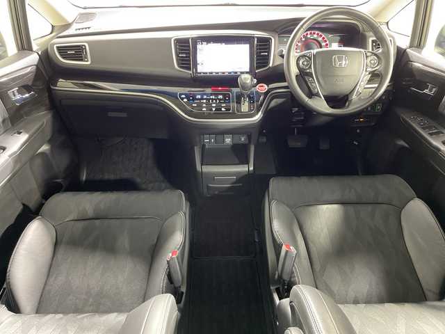 ホンダ オデッセイ アブソルート・EXホンダセンジング 神奈川県 2019(平31)年 6.1万km スーパープラチナメタリック ホンダセンシング/純正9型ナビ【VXM-197VFNi】/・BT/フルセグTV/SD/CD/DVD/HDNI/USB/全方位カメラ/両側電動スライドドア/ECON/コーナーセンサー/アイドリングストップ機能/スマートキー/プッシュスタートボタン/ビルトインETC2.0/前後ドライブレコーダー/ハーフレザーシート/パワーシート(D/N)/シートヒーター(D/N)/革巻きステアリング/ステアリングスイッチ/Autoライト/パドルシフト/オットマン/LEDヘッドライト/フォグランプ/電動格納ミラー/ウィンカーミラー/純正フロアマット/純正17インチアルミホイール/純正ドアバイザー