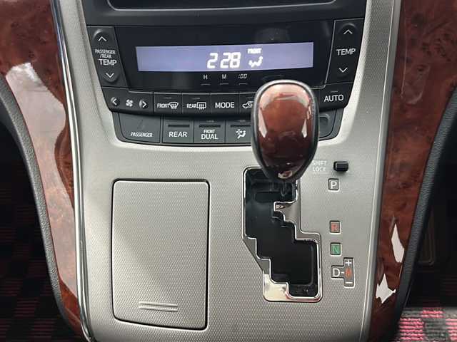 トヨタ アルファード 240S プライムセレクションⅡ 茨城県 2010(平22)年 7.5万km ホワイトパールクリスタルシャイン 純正HDDナビ/【フルセグTV/CD/DVD/Bluetooth/HDD】/バックカメラ/純正フリップダウンモニター/両側パワースライドドア/パワーバックドア/コーナーセンサー/横滑り防止装置/オートライト/社外20インチAW/社外サス/ETC/ウッドコンビステアリング/ステアリングスイッチ/社外フロアマット/プッシュスタート/スマートキー