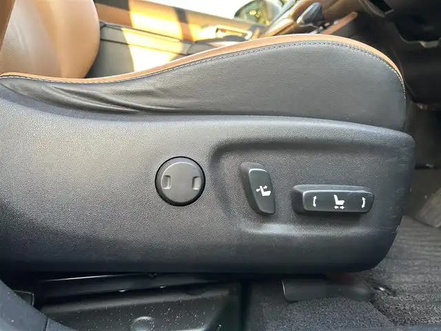 レクサス ＣＴ 200h バージョンL 愛媛県 2014(平26)年 2.2万km マーキュリーグレーマイカ 登録時走行距離:21916km/・ワンオーナー/・サンルーフ/・メーカーオプションナビ/CD/DVD/フルセグTV/MSV/・バックカメラ/・クルーズコントロール/・パドルシフト/・茶革シート/D/Nパワーシート/シートヒーターD/メモリーシート/・ステアリングヒーター/・社外レーダー/・LEDオートライト/・コーナーセンサー/・純正アルミ/・取扱説明書/・スペアキー2本/内1本カードキー/カラーコード：1H9/マーキュリーグレーマイカ