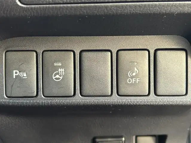 レクサス ＣＴ 200h バージョンL 愛媛県 2014(平26)年 2.2万km マーキュリーグレーマイカ 登録時走行距離:21916km/・ワンオーナー/・サンルーフ/・メーカーオプションナビ/CD/DVD/フルセグTV/MSV/・バックカメラ/・クルーズコントロール/・パドルシフト/・茶革シート/D/Nパワーシート/シートヒーターD/メモリーシート/・ステアリングヒーター/・社外レーダー/・LEDオートライト/・コーナーセンサー/・純正アルミ/・取扱説明書/・スペアキー2本/内1本カードキー/カラーコード：1H9/マーキュリーグレーマイカ