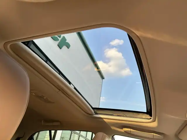 レクサス ＣＴ 200h バージョンL 愛媛県 2014(平26)年 2.2万km マーキュリーグレーマイカ 登録時走行距離:21916km/・ワンオーナー/・サンルーフ/・メーカーオプションナビ/CD/DVD/フルセグTV/MSV/・バックカメラ/・クルーズコントロール/・パドルシフト/・茶革シート/D/Nパワーシート/シートヒーターD/メモリーシート/・ステアリングヒーター/・社外レーダー/・LEDオートライト/・コーナーセンサー/・純正アルミ/・取扱説明書/・スペアキー2本/内1本カードキー/カラーコード：1H9/マーキュリーグレーマイカ