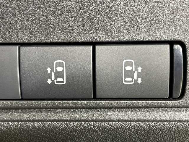 日産 セレナ e－パワー ハイウェイスター V 神奈川県 2025(令7)年 0.1千km プリズムホワイト 純正12.3型HDDナビゲーション/AM FM フルセグ Bluetooth HDMI AppleCarPlay /インテリジェントアラウンドビューモニター/両側パワースライドドア/プロパイロット/アダプティブクルーズコントロール/ブラインドスポットモニター/ETC2.0/ステアリングスイッチ/デジタルインナーミラー/スマートキー/スペアキー/LEDヘッドライト/オートライト/オートマチックハイビーム/純正16インチアルミホイル/レーントレーシングアラート/クリアランスソナー